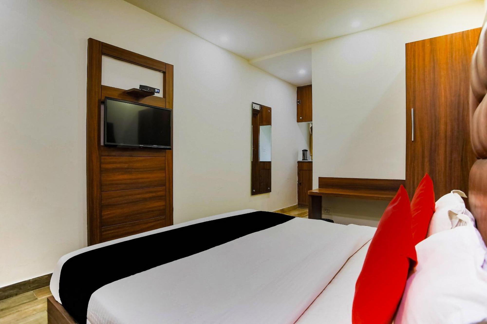 Collection O The Kailash Dev Hotel New Delhi Extérieur photo