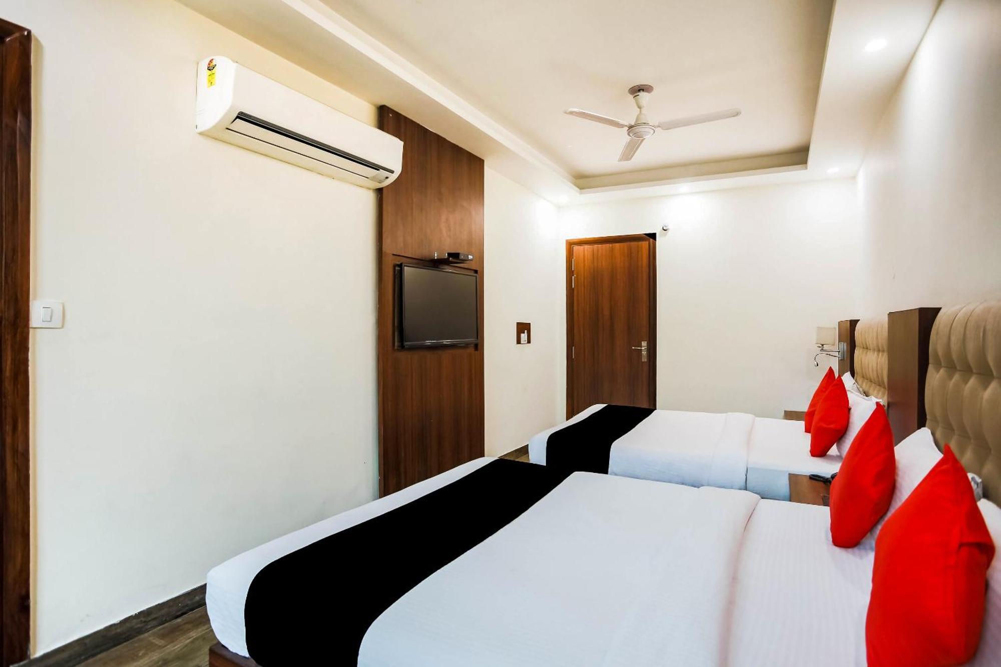 Collection O The Kailash Dev Hotel New Delhi Extérieur photo