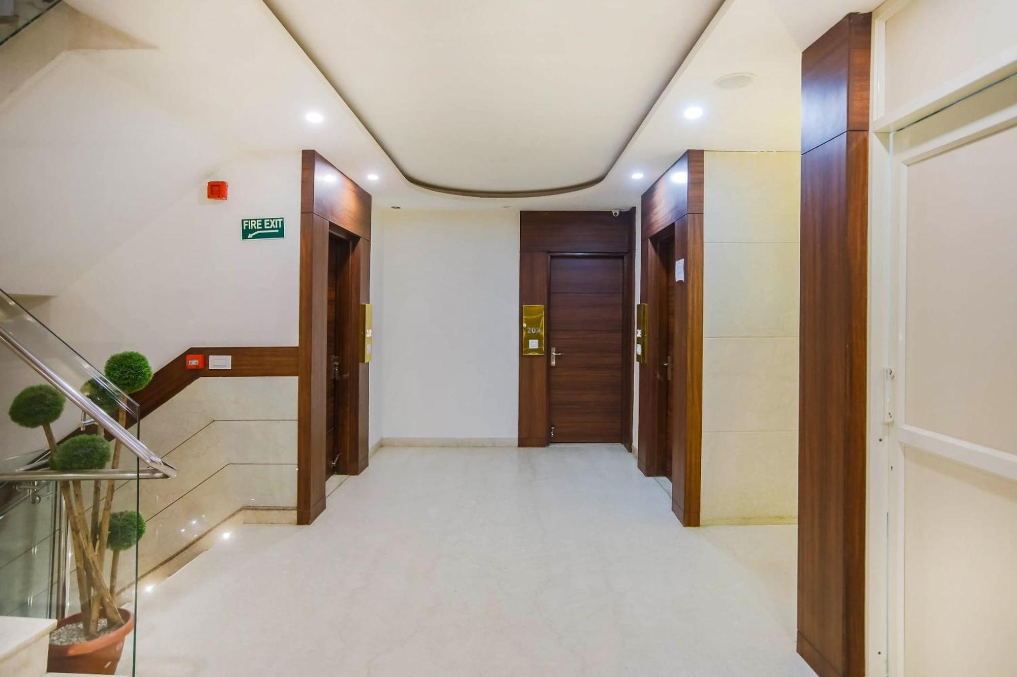 Collection O The Kailash Dev Hotel New Delhi Extérieur photo