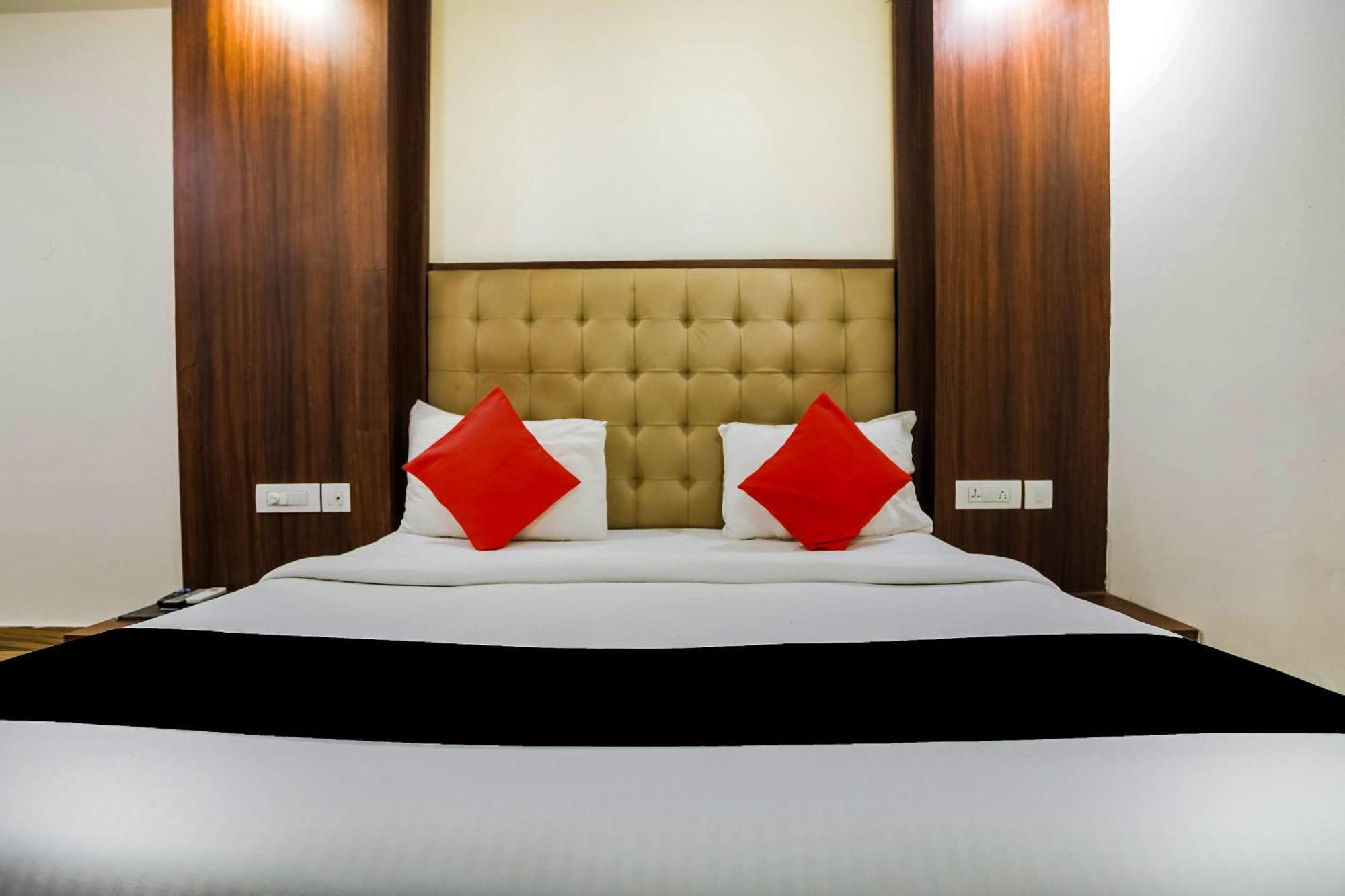 Collection O The Kailash Dev Hotel New Delhi Extérieur photo
